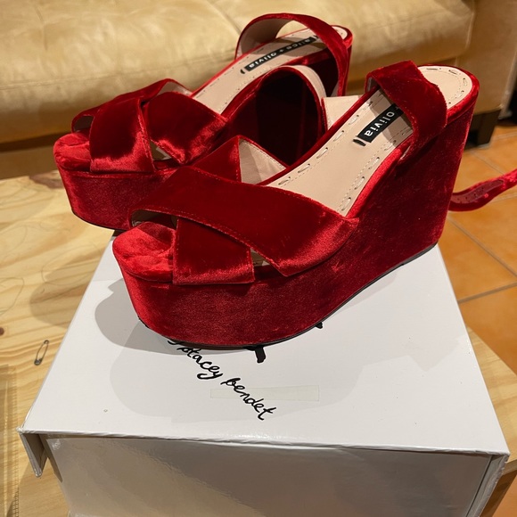 Alice and Olivia platform velvet sandals - Picture 2 of 5